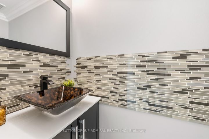 Photo 15 at 8 Beaufort Hills Road, Oak Ridges, Richmond Hill