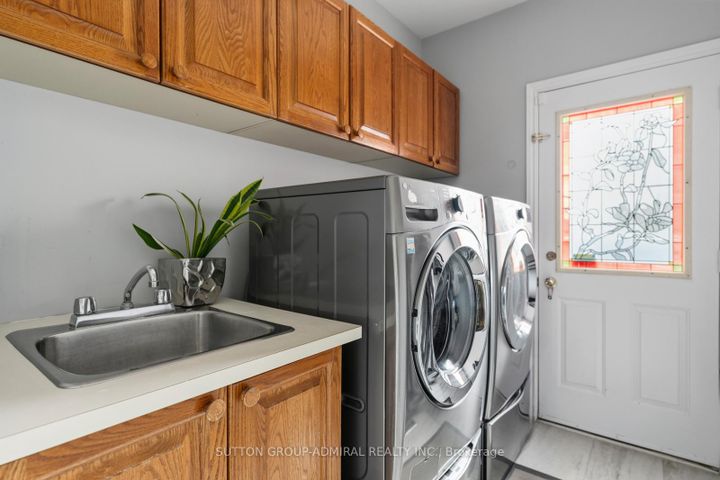 Photo 16 at 8 Beaufort Hills Road, Oak Ridges, Richmond Hill