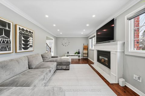 Photo 8 at 8 Beaufort Hills Road, Oak Ridges, Richmond Hill