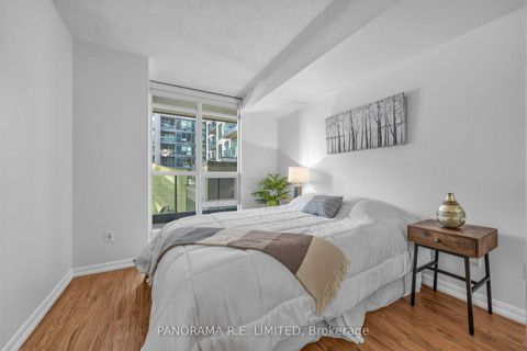 Photo 8 at 306 - 231 Fort York Boulevard, Niagara, Toronto