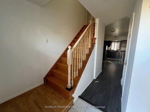 Photo 3 at 1 Charleson Drive, Holly, Barrie