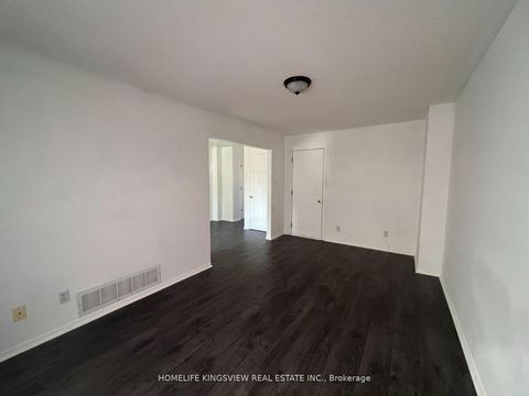 Photo 4 at 1 Charleson Drive, Holly, Barrie