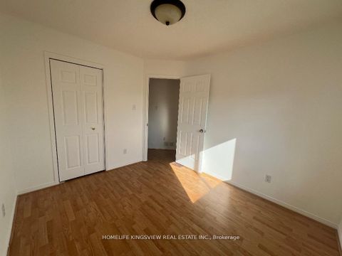 Photo 7 at 1 Charleson Drive, Holly, Barrie