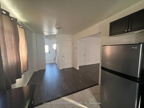 Photo 12 at 1 Charleson Drive, Holly, Barrie