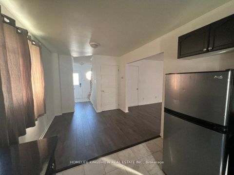 Photo 13 at 1 Charleson Drive, Holly, Barrie