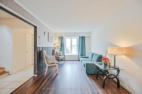 Photo 4 at 7232 Redfox Road, Malton, Mississauga