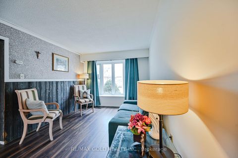 Photo 7 at 7232 Redfox Road, Malton, Mississauga