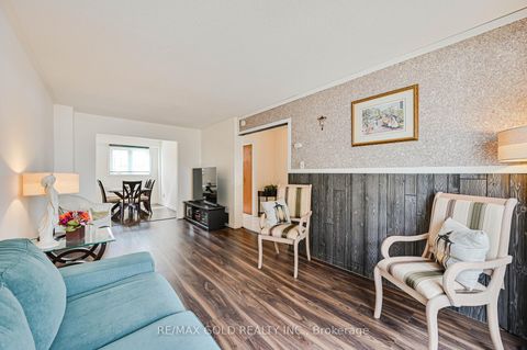 Photo 8 at 7232 Redfox Road, Malton, Mississauga