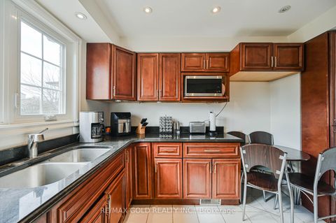 Photo 12 at 7232 Redfox Road, Malton, Mississauga