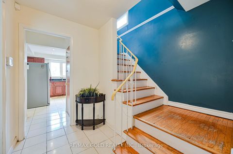 Photo 14 at 7232 Redfox Road, Malton, Mississauga