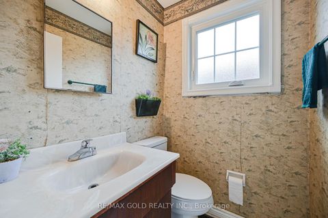 Photo 15 at 7232 Redfox Road, Malton, Mississauga