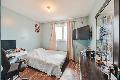 Photo 19 at 7232 Redfox Road, Malton, Mississauga