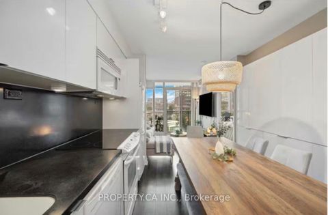 Photo 3 at 341 - 15 Iceboat Terrace, Waterfront Communities C1, Toronto