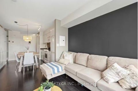 Photo 7 at 341 - 15 Iceboat Terrace, Waterfront Communities C1, Toronto