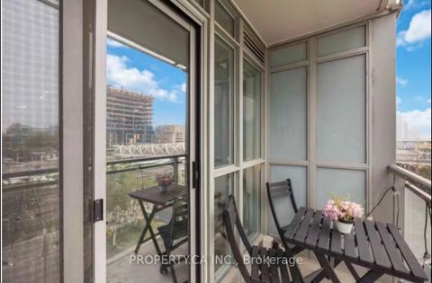 Photo 10 at 341 - 15 Iceboat Terrace, Waterfront Communities C1, Toronto