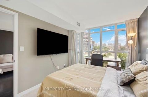 Photo 13 at 341 - 15 Iceboat Terrace, Waterfront Communities C1, Toronto
