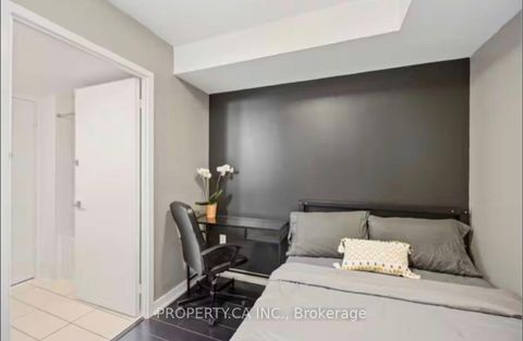 Photo 16 at 341 - 15 Iceboat Terrace, Waterfront Communities C1, Toronto