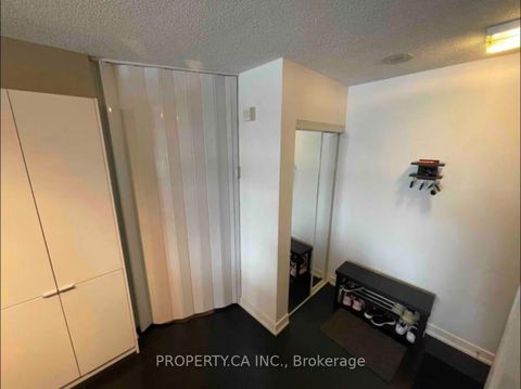 Photo 18 at 341 - 15 Iceboat Terrace, Waterfront Communities C1, Toronto