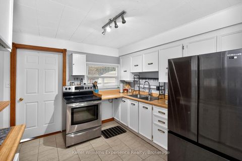 Photo 5 at 1031 Ferrier Avenue, Lefroy, Innisfil