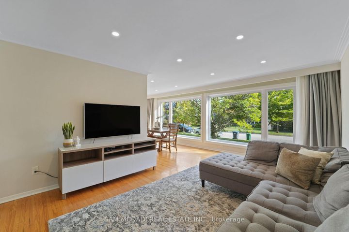 Photo 4 at 1987 Deanhome Road, Clarkson, Mississauga