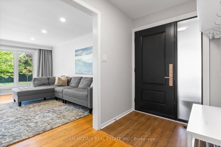 Photo 5 at 1987 Deanhome Road, Clarkson, Mississauga