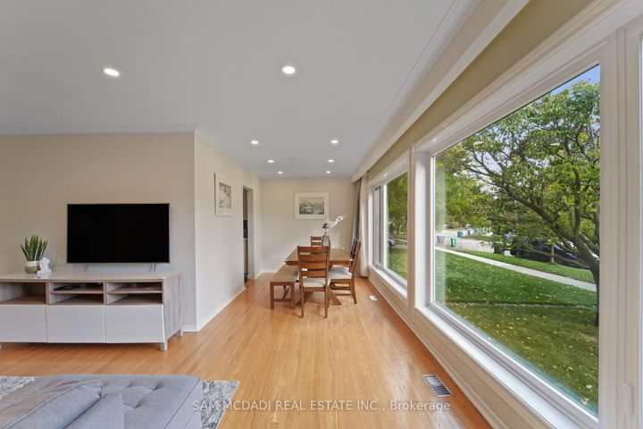 Photo 8 at 1987 Deanhome Road, Clarkson, Mississauga