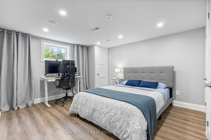 Photo 31 at 1987 Deanhome Road, Clarkson, Mississauga