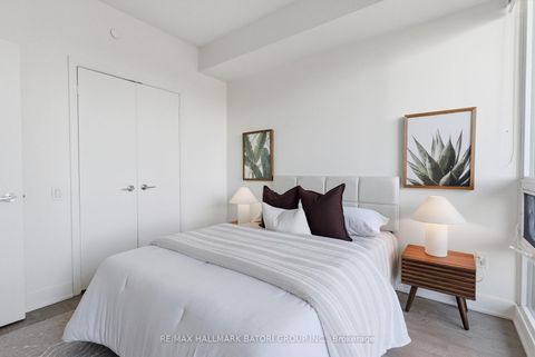 Photo 15 at 706 - 30 Roehampton Avenue, Mount Pleasant West, Toronto