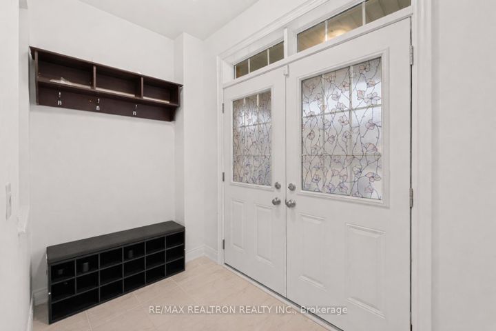 Photo 3 at 10 Neilly Terrace, Bradford, Bradford West Gwillimbury