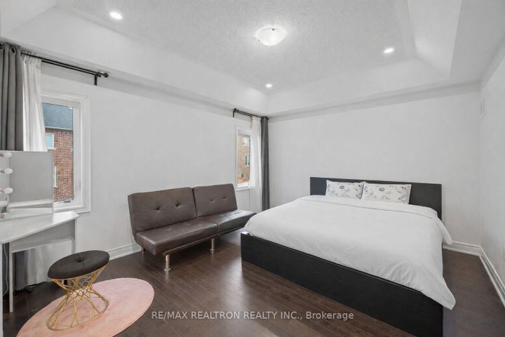 Photo 26 at 10 Neilly Terrace, Bradford, Bradford West Gwillimbury