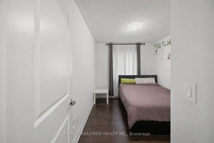 Photo 31 at 10 Neilly Terrace, Bradford, Bradford West Gwillimbury