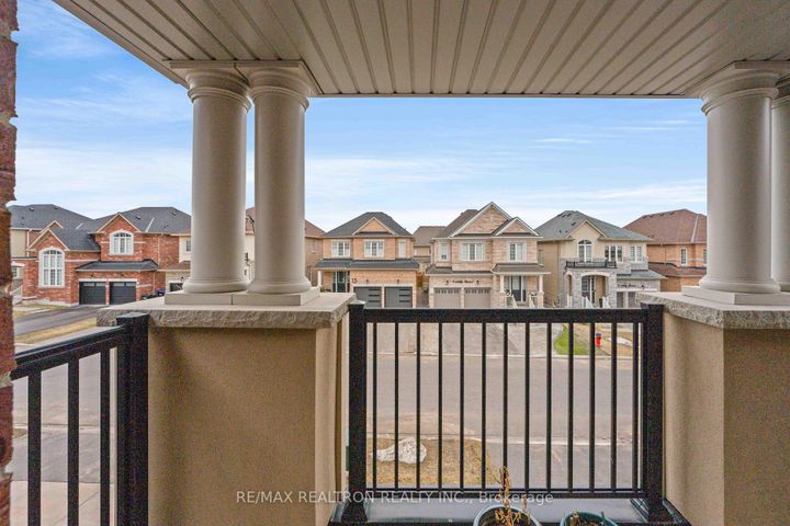 Photo 38 at 10 Neilly Terrace, Bradford, Bradford West Gwillimbury