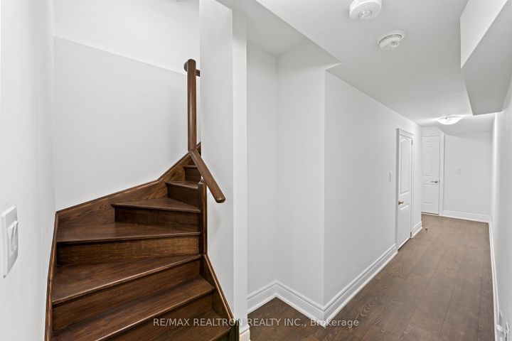 Photo 41 at 10 Neilly Terrace, Bradford, Bradford West Gwillimbury