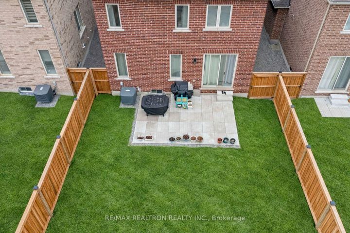 Photo 47 at 10 Neilly Terrace, Bradford, Bradford West Gwillimbury