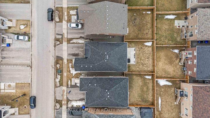 Photo 49 at 10 Neilly Terrace, Bradford, Bradford West Gwillimbury