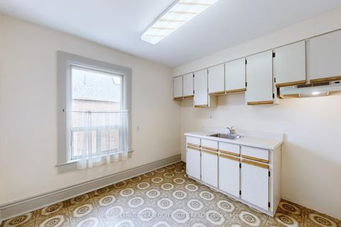 Photo 22 at 60 Ulster Street, University, Toronto