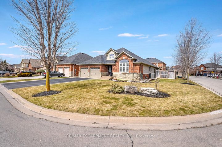 Photo 2 at 27 Carver Drive, Binbrook, Hamilton