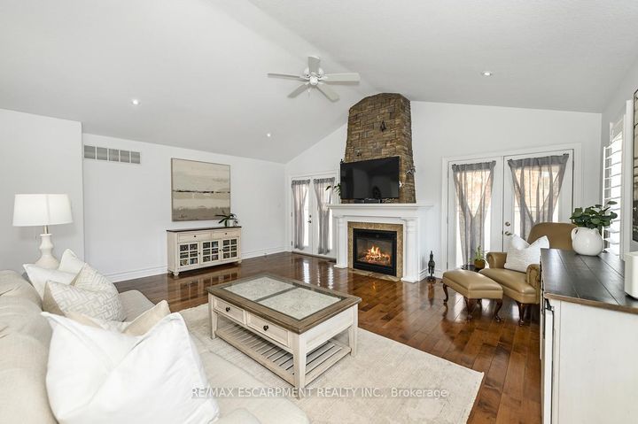 Photo 13 at 27 Carver Drive, Binbrook, Hamilton