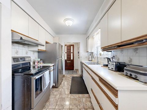 Photo 9 at 94 Billington Crescent, Donalda, Toronto