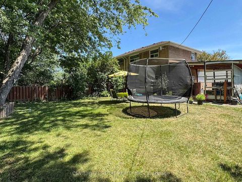 Photo 36 at 94 Billington Crescent, Donalda, Toronto