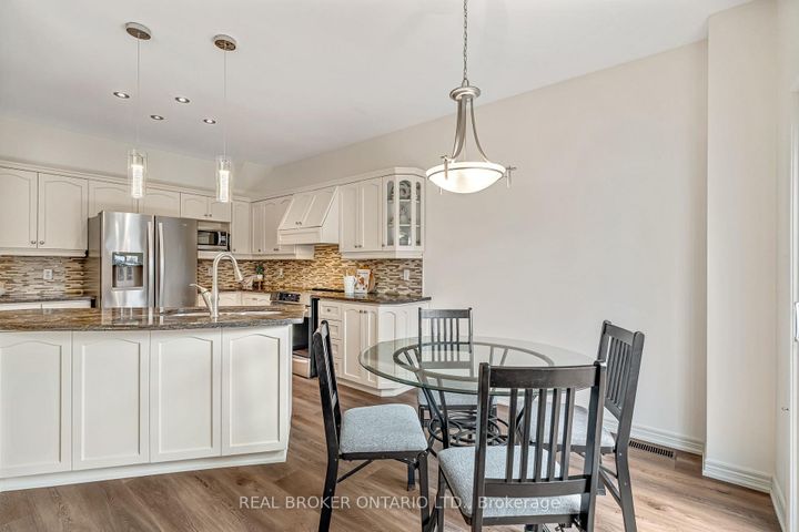 Photo 10 at 2423 Valley Heights Crescent, RO River Oaks, Oakville