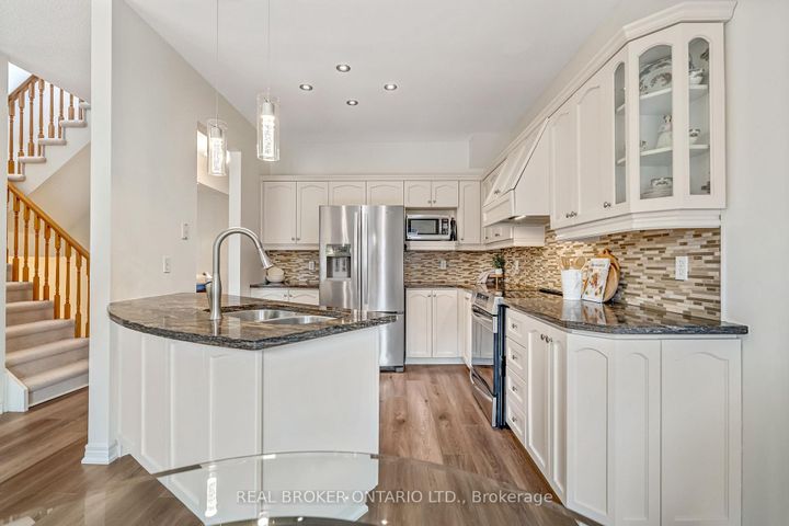 Photo 11 at 2423 Valley Heights Crescent, RO River Oaks, Oakville