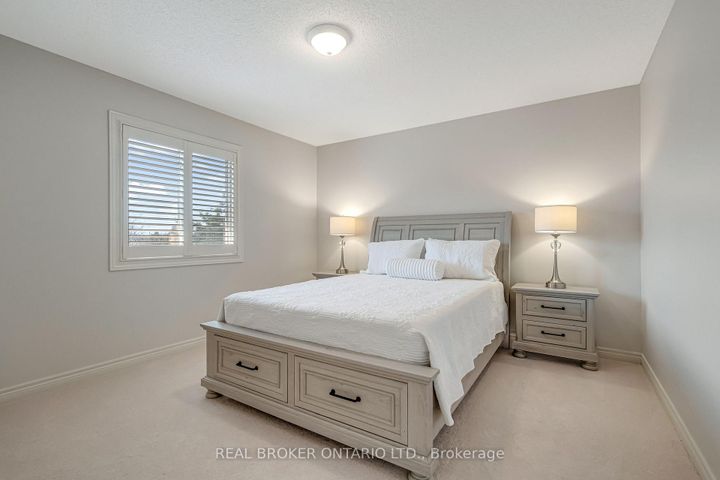 Photo 18 at 2423 Valley Heights Crescent, RO River Oaks, Oakville