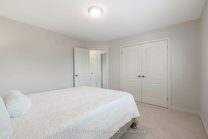 Photo 20 at 2423 Valley Heights Crescent, RO River Oaks, Oakville