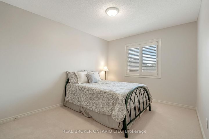 Photo 21 at 2423 Valley Heights Crescent, RO River Oaks, Oakville