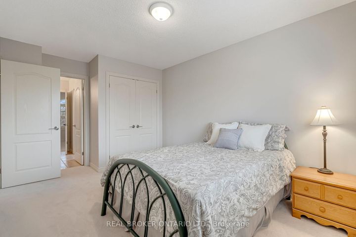 Photo 22 at 2423 Valley Heights Crescent, RO River Oaks, Oakville