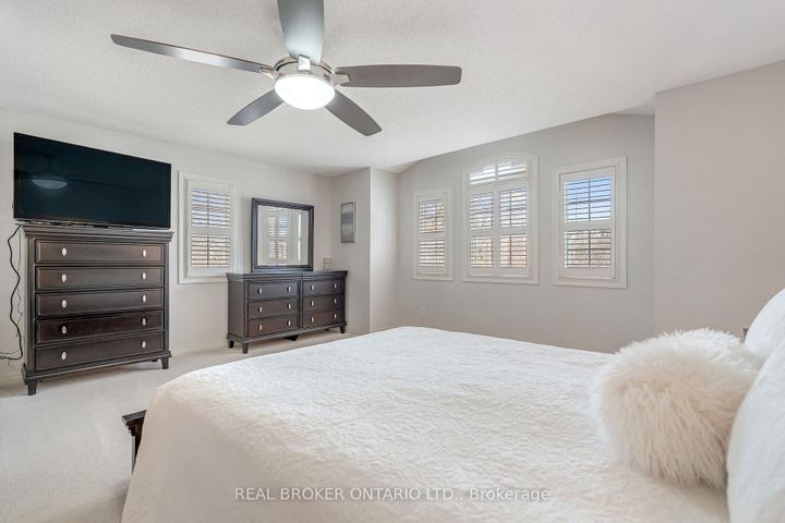 Photo 31 at 2423 Valley Heights Crescent, RO River Oaks, Oakville