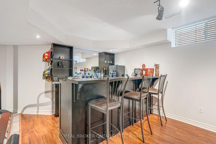 Photo 39 at 2423 Valley Heights Crescent, RO River Oaks, Oakville