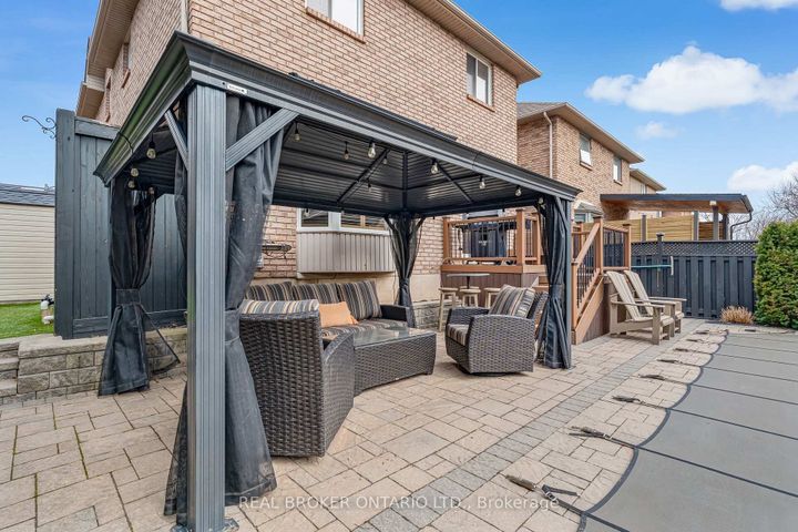 Photo 46 at 2423 Valley Heights Crescent, RO River Oaks, Oakville