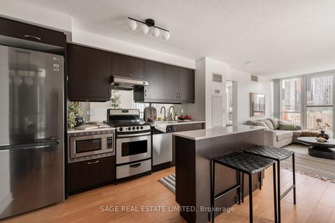 Photo 4 at LPH13 - 320 Richmond Street, Moss Park, Toronto